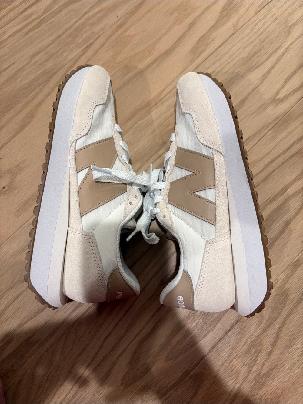 Women’s 7.5 New Balance 237 White & Cream Retro Trainer Sneakers - Picture 5 of 8